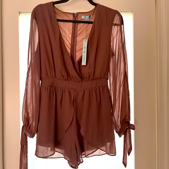 She + Sky shorts romper - Picture 1 of 4